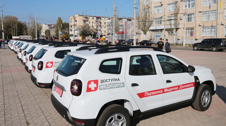Сватівщина отримала новий службовий автомобіль для медиків: Він поїде у Мілуватську амбулаторію 