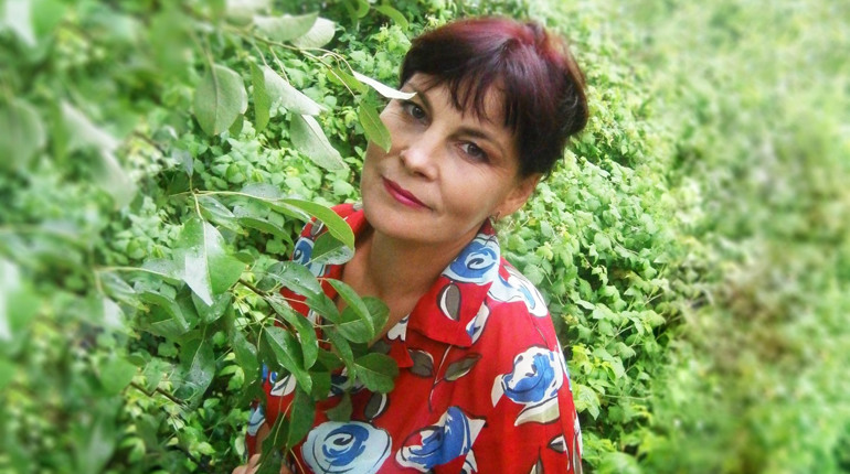 Олександру Стрілу діти називають Великою Ведмедицею, колись писала ікони та досі говорить віршами