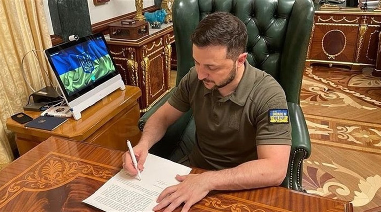 Президент призначив начальників міських військових адміністрацій на Луганщині. Хто їх очолив