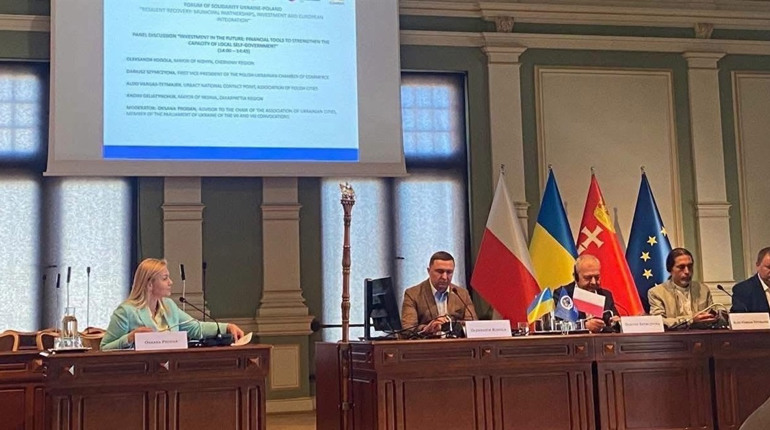 Україна буде сильною тоді, коли сильними будуть її громади