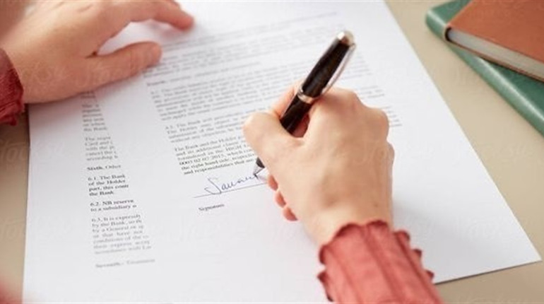 Центр допомоги херсонцям “Вільні разом” повідомляє про приймання документів на грошову допомогу