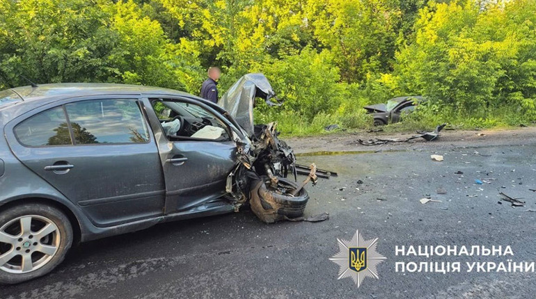 Невдалий обгін: на Кагарличчині Volkswagen зіткнувся зі Skoda