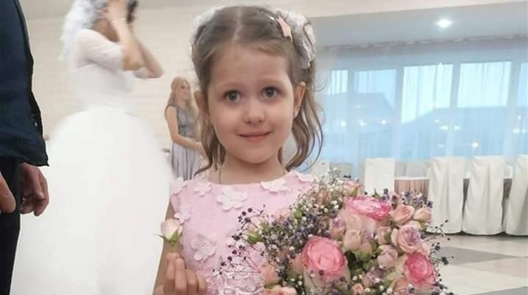Златі потрібна допомога: у дівчинки пухлина головного мозку