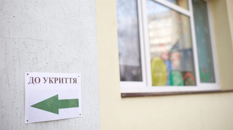 Чи можна забрати дитину з укриття школи під час тривоги: управління освіти не радить