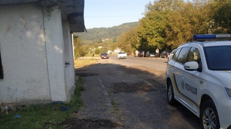 У Городку винесли вирок водію, який врізався в зупинку та травмував пасажирку