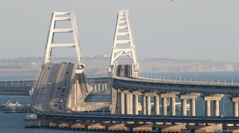 У Росії паніка: чекають на підрив Кримського мосту