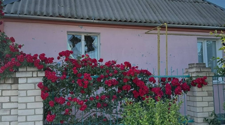 На Херсонщині російські терористи поцілили у житлові квартали, критичну та промислову інфраструктуру