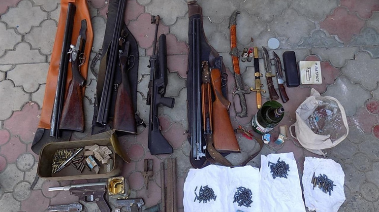 У біляївця вдома знайшли серйозний арсенал зброї: він відмовився говорити, де її взяв