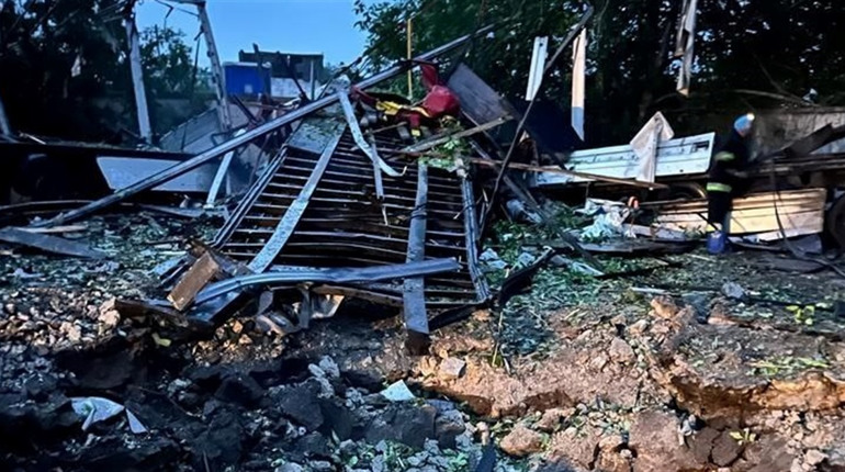 Нічні обстріли в Пологівському районі: руйнування та постраждалі від атак