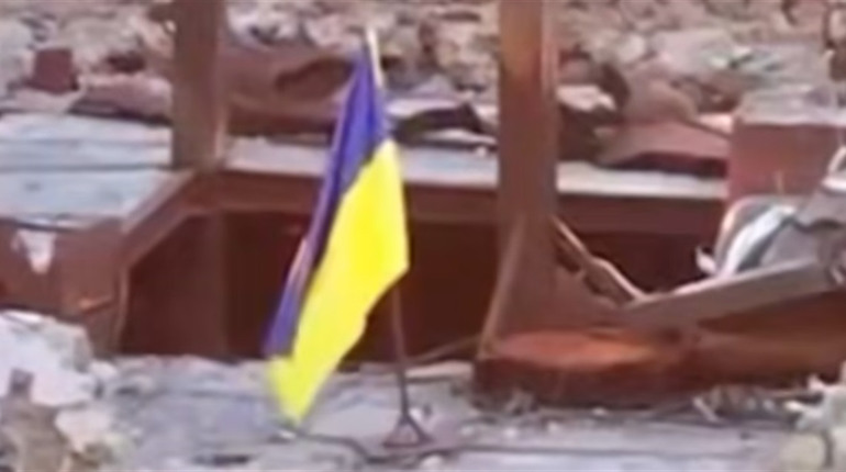 На Кінбурнській косі замайорів український прапор, окупанти відступають (відео)