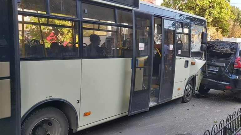 ДТП з новим автобусом у Херсоні: поліція склала протоколи — ніхто не постраждав