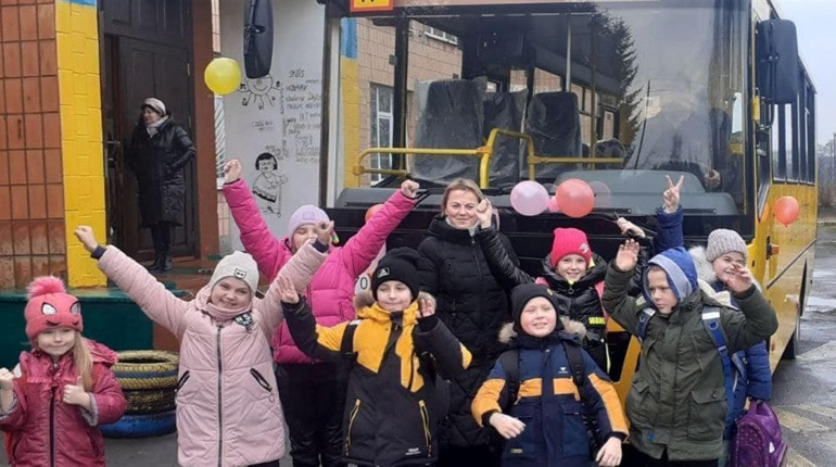 Вараський район отримає три шкільних автобуси