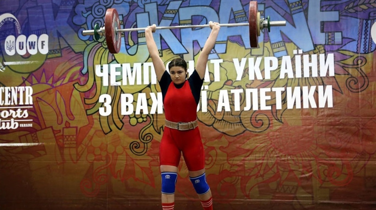 Дві сватівські важкоатлетки вибороли «золото» і «срібло» на чемпіонаті України в Коломиї
