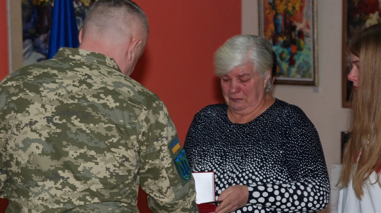 Вісім шосткинців отримали пам'ятну відзнаку за зразкову службу, посмертно