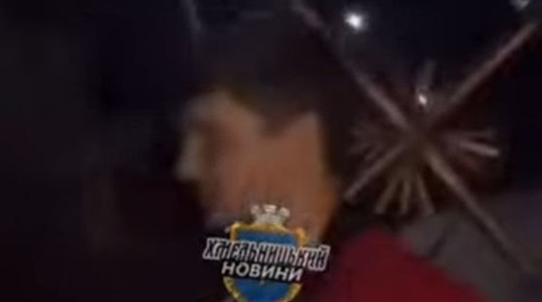 Поліція відкрила кримінальне провадження на юнака, який ходив по Городку з хрестом