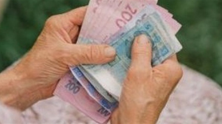 Чи позбавлять вас української пенсії, якщо ви отримуєте допомогу за кордоном: пояснює Херсонська МВА