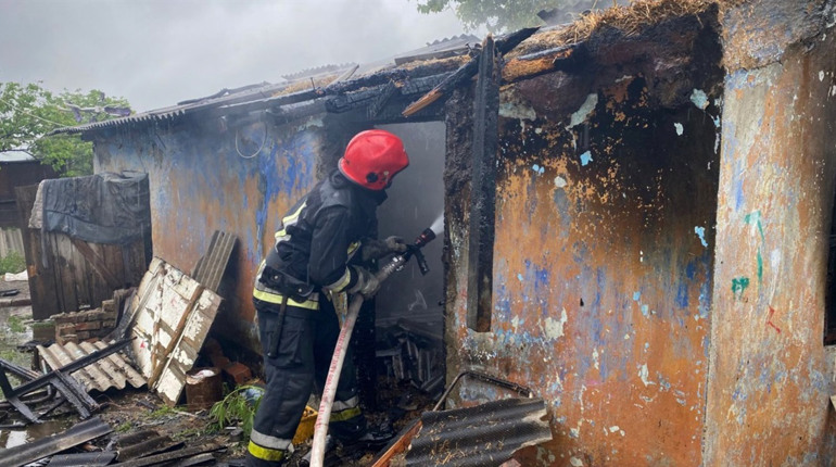 Трагедія в Нових Маяках на Одещині: у пожежі загинули двоє малолітніх дітей