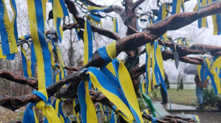 У Первомайську матері, дружини загиблих та волонтери нагадують місту про хвилину мовчання