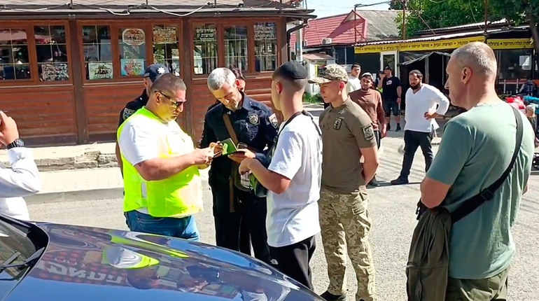Іноземець, якому заборонили в’їзд в Україну, виготовив новий паспорт, щоб потрапити в Умань