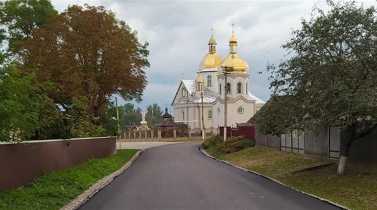 До Антонова, що на Чортківщині, проклали майже три кілометри асфальтної дороги