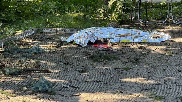Обстріл Сум: ворожий КАБ влучив поблизу медичних закладів, є загиблі та поранені
