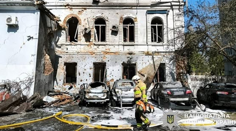 Росіяни атакували центр Чернігова: є постраждалі та пошкодження