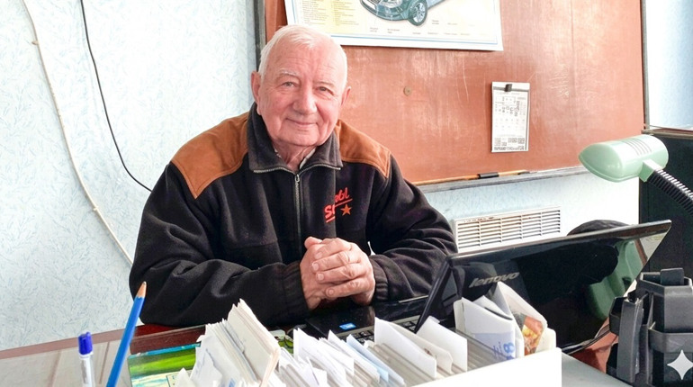 Військовий, поет і засновник клубу моржів: історія почесного громадянина Бару Юрія Шаповалова