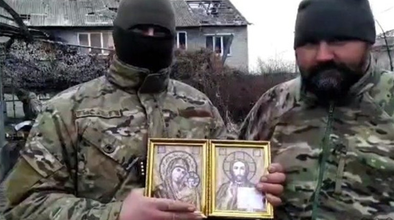  Студент з Ніжина передав власноруч вишиті ікони в зону ООС  
