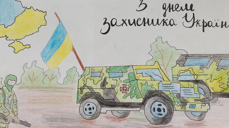 Учні першої гімназії Первомайська зібрали для військових необхідні речі