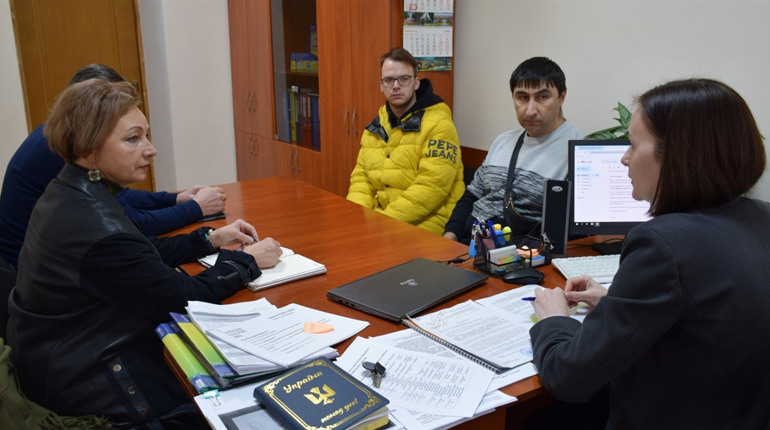 Термінова нарада у Біляївській міській раді: обговорили заходи з порятунку лебедів на річці