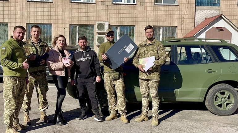 Із Черкасього району військовим передали авто, монокуляр та Starlink