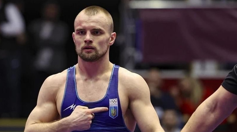Спортсмен з Волновахи приніс Україні срібло, а після — відмовився фотографуватися з росіянином. Фото