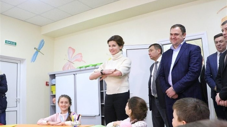Перша леді Марина Порошенко в Маяках відкрила сенсорну та ресурсну кімнати