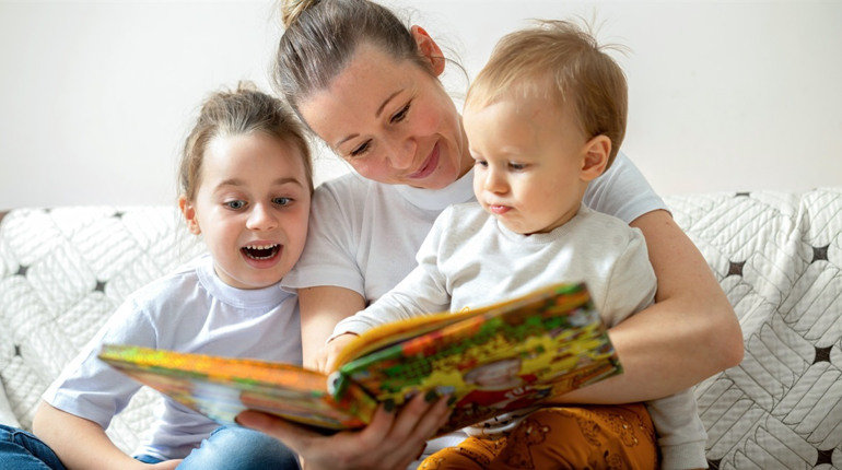 «Тепло книжкової родини»: читайте дітям українські книжки