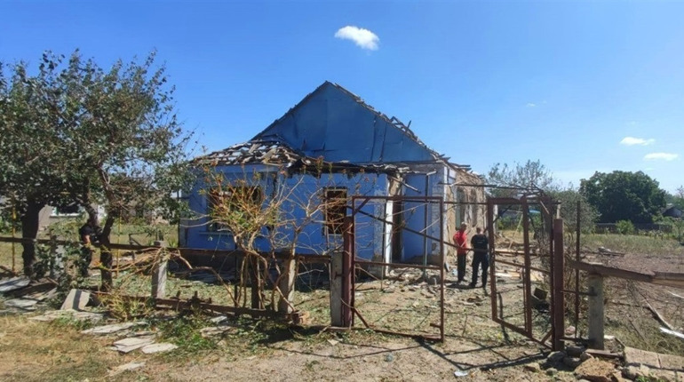 Російські окупанти на Херсонщині атакували житлові квартали та критичну інфраструктуру