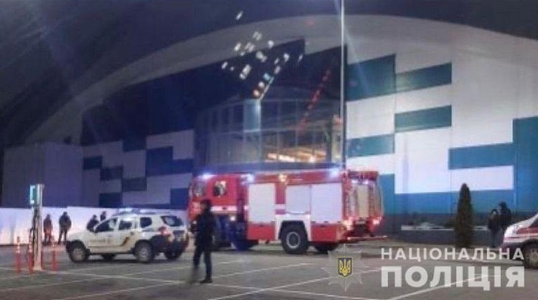 Мати підлітка, який "замінував" торговий центр в Южному, покарають (ФОТО)