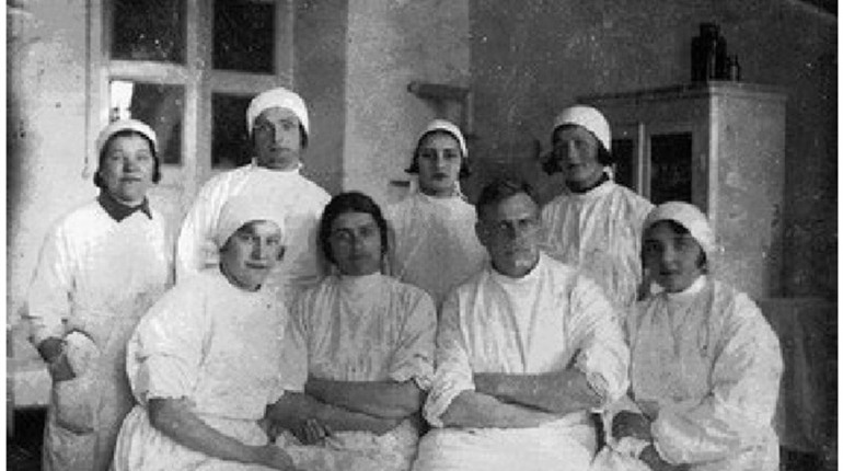 3 квітня 1933 року саме в Херсоні здійснили першу в історії пересадку нирки. Кому з лікарів дякувати