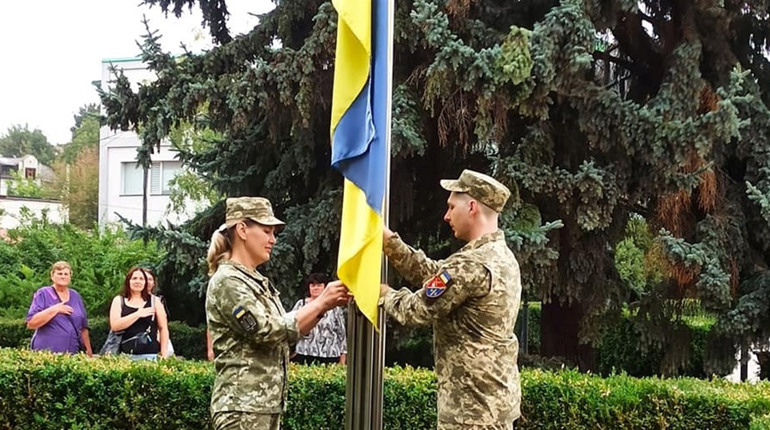 На Чортківщині урочисто підняли Державний Прапор України