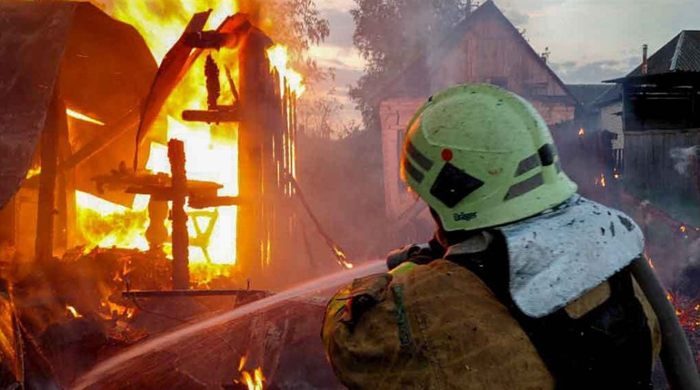 Свеса: рятувальники ліквідували пожежу в житловому будинку, один загиблий