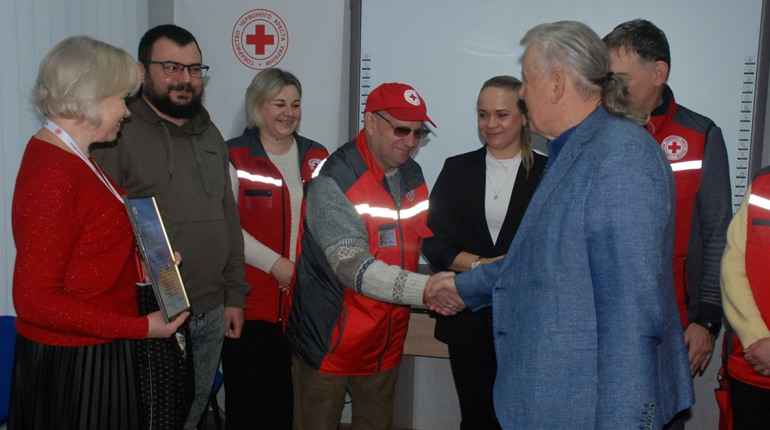 «Друга лінія фронту»: Шостка дякує волонтерам, які не опускають руки, як би важко не було