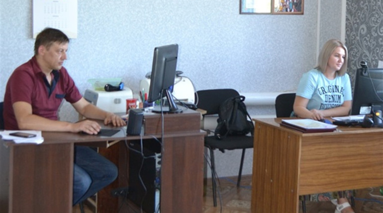 В Троїцькому будинку культури продовжують роботу творчі гуртки