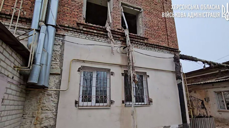 Протягом доби російські окупанти 83 рази обстріляли Херсонщину: 4 людини поранені