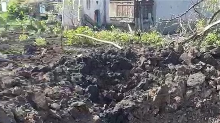 Глубина воронки 5-6 метров: Попаснянскую громаду продолжают утюжить