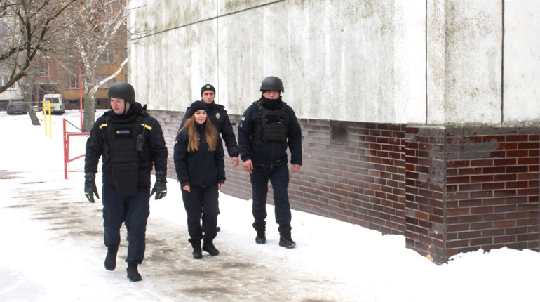 В школах міста поліція та ДСНС провели навчання з безпеки при виникненні екстремальної ситуації