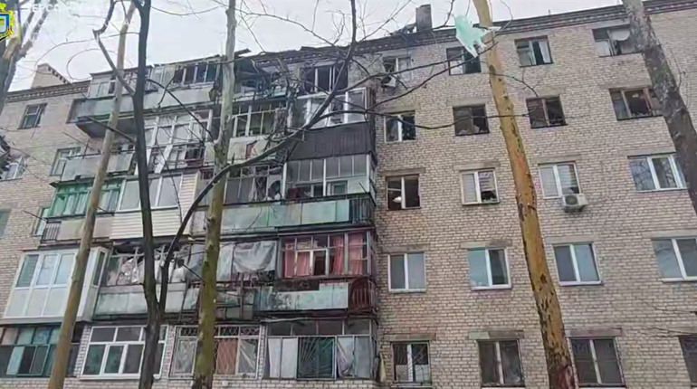 На Херсонщині армія рф завдала ударів по житлових кварталах, критичній та соціальній інфраструктурі