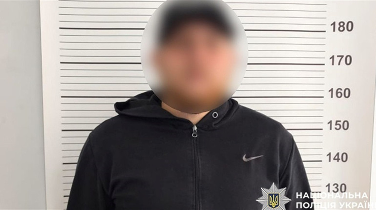 Хмельничанин ошукав жінку на понад 670 тисяч гривень, видаючи себе за військового