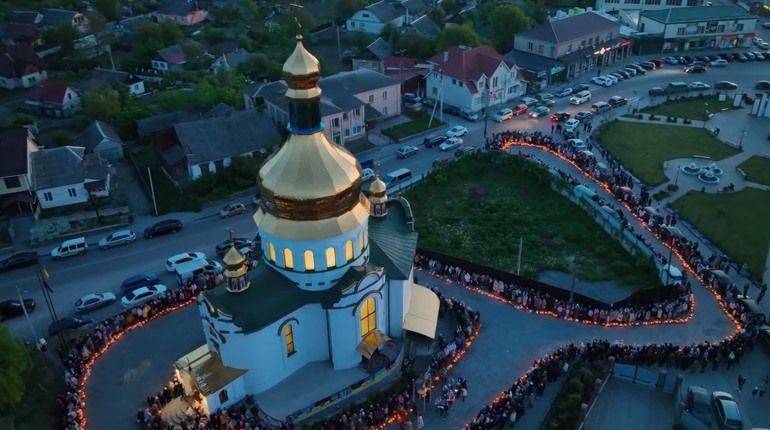 Великдень 2026 у Полонному: де і коли освятити паску — повний розклад