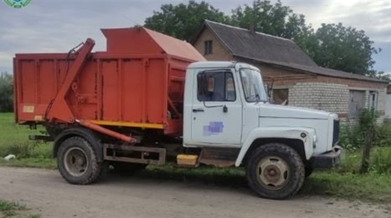 Спецтехніку віддав знайомим: у Новограді судитимуть начальника філії автодору