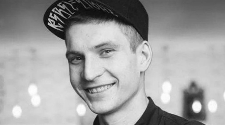 Звільнив Херсон і хотів визволити рідну Каховку: у Києві попрощались з воїном Іллею Долматовим