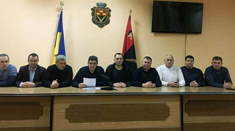 Червоноградські депутати закликали керівників держави припинити переслідування опозиції